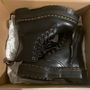 Dr. Martens: Jadon Smooth Leather Platform Boots (Polished Black Smooth, size 5)